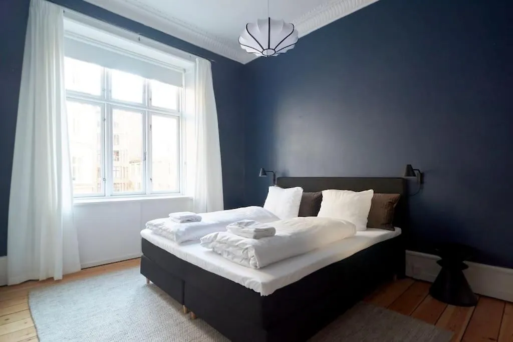 Apartment Moderen And Sleek 3Br With Bath By The Lakes And Metro Copenhagen Denmark