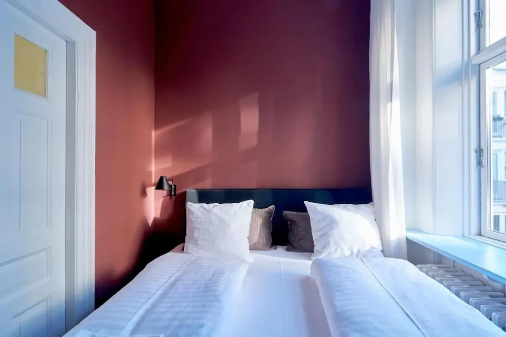Moderen And Sleek 3Br With Bath By The Lakes And Metro Copenhagen Denmark