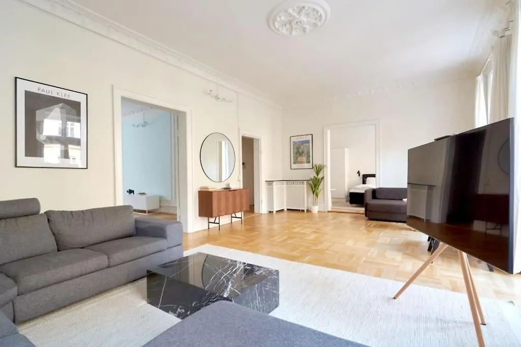 Apartment Moderen And Sleek 3Br With Bath By The Lakes And Metro Copenhagen
