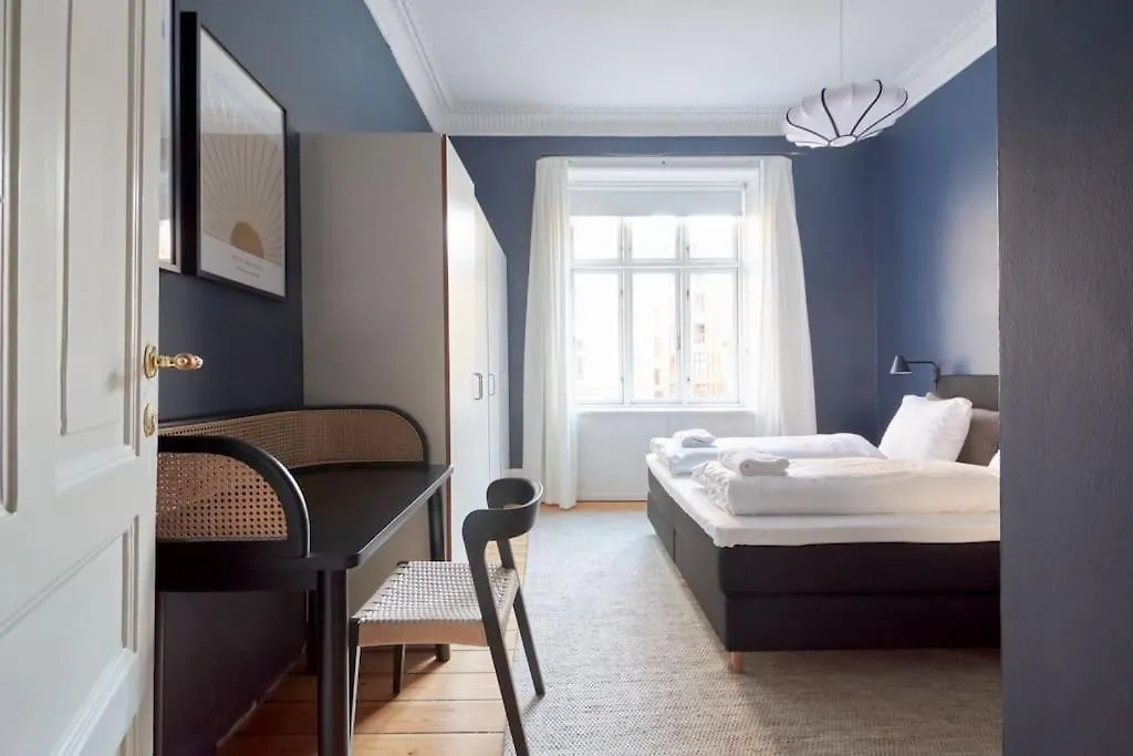 Moderen And Sleek 3Br With Bath By The Lakes And Metro Copenhagen Denmark