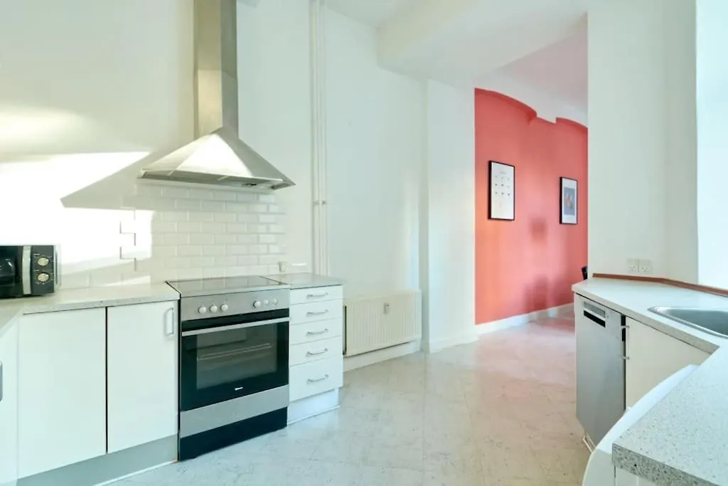 Apartment Moderen And Sleek 3Br With Bath By The Lakes And Metro Copenhagen Denmark