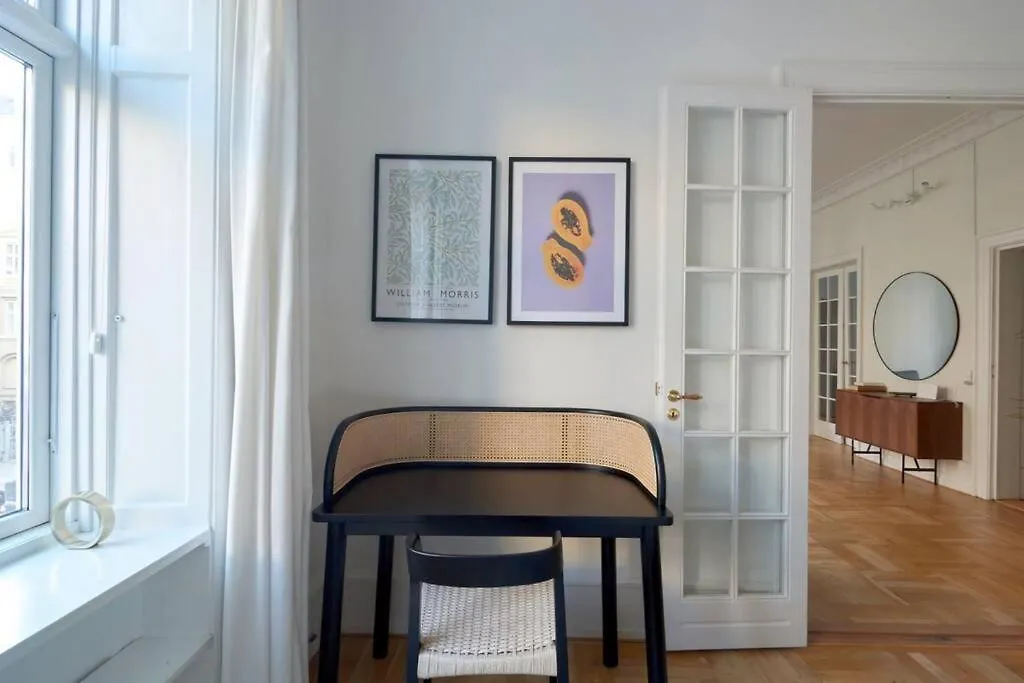 Moderen And Sleek 3Br With Bath By The Lakes And Metro Copenhagen 0*,