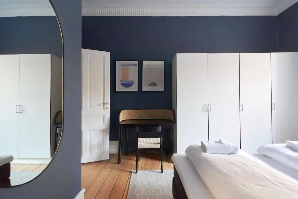 Moderen And Sleek 3Br With Bath By The Lakes And Metro Copenhagen Apartment