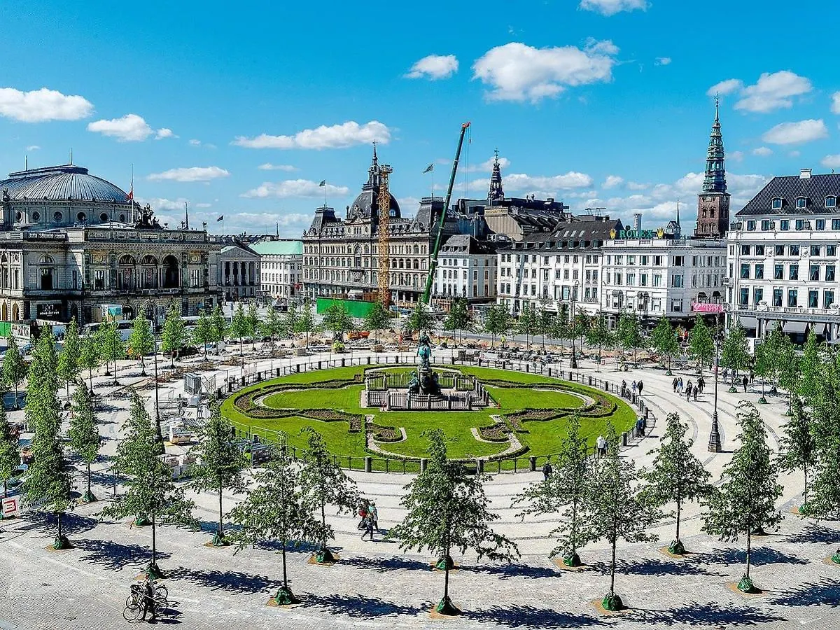 Apartment Moderen And Sleek 3Br With Bath By The Lakes And Metro Copenhagen